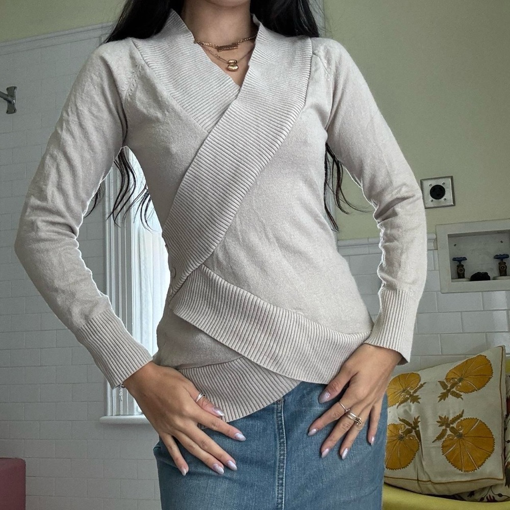 Vintage Derek Heart Cream Grey Wrap Top – Flattering & Cute – Size M
